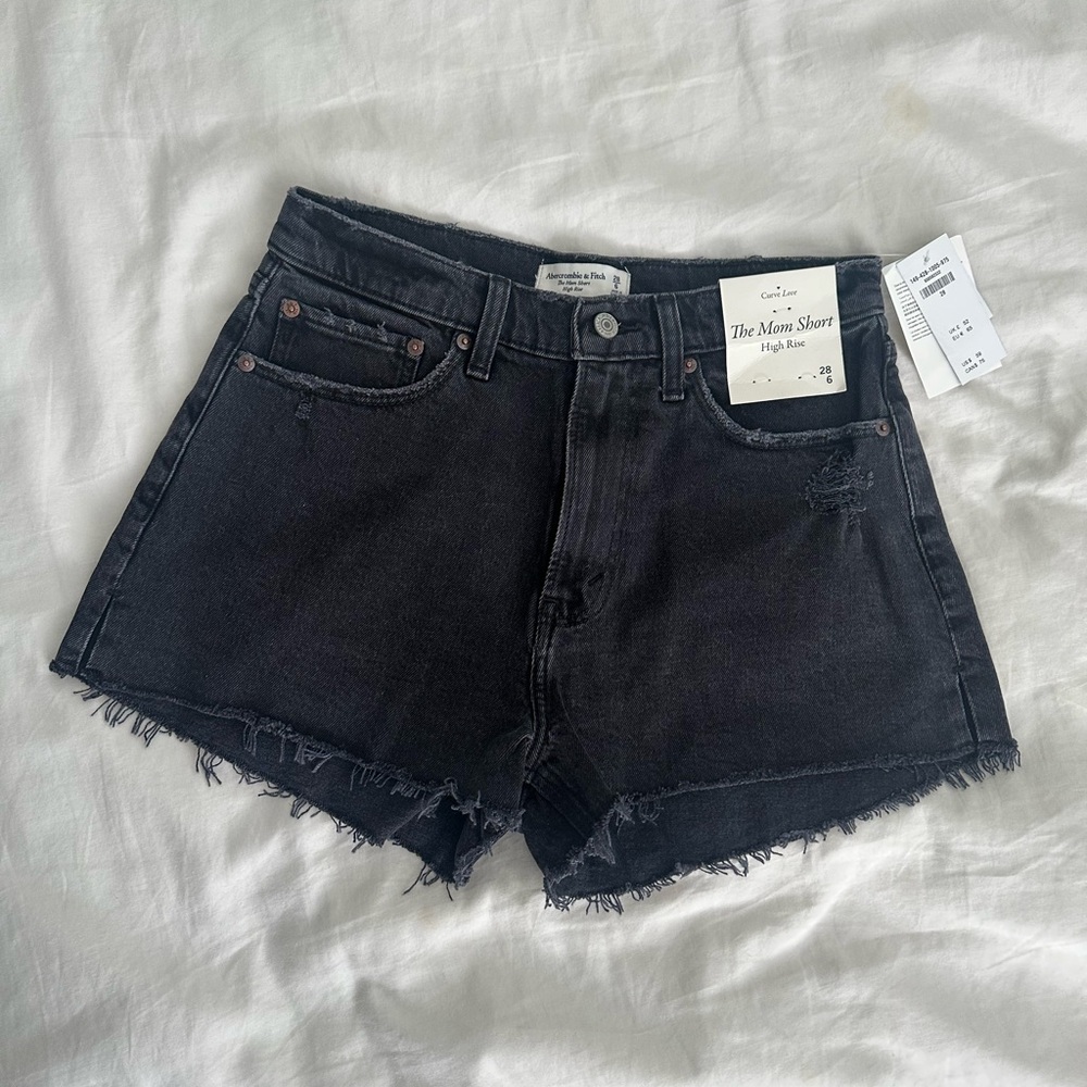 NWT Abercrombie Curve Love High Rise Mom Short - Black